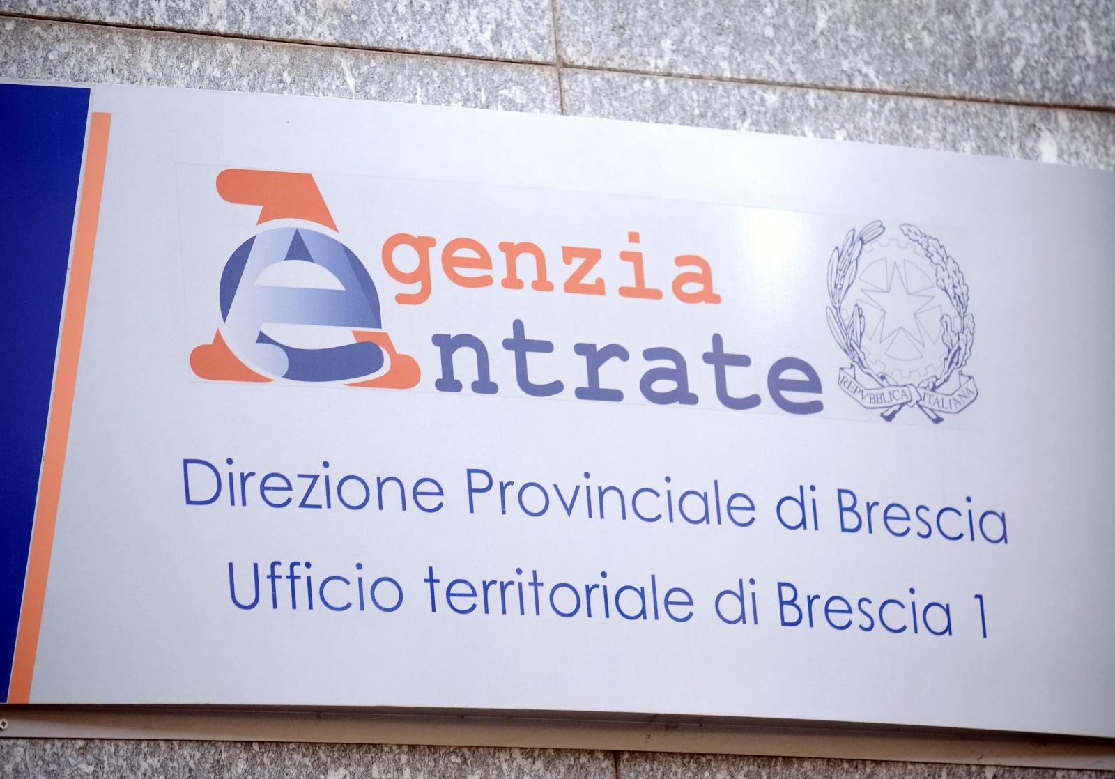 Brescia, arrestato il direttore dell'Agenzia delle Entrate: "Ha favorito un clan mafioso"