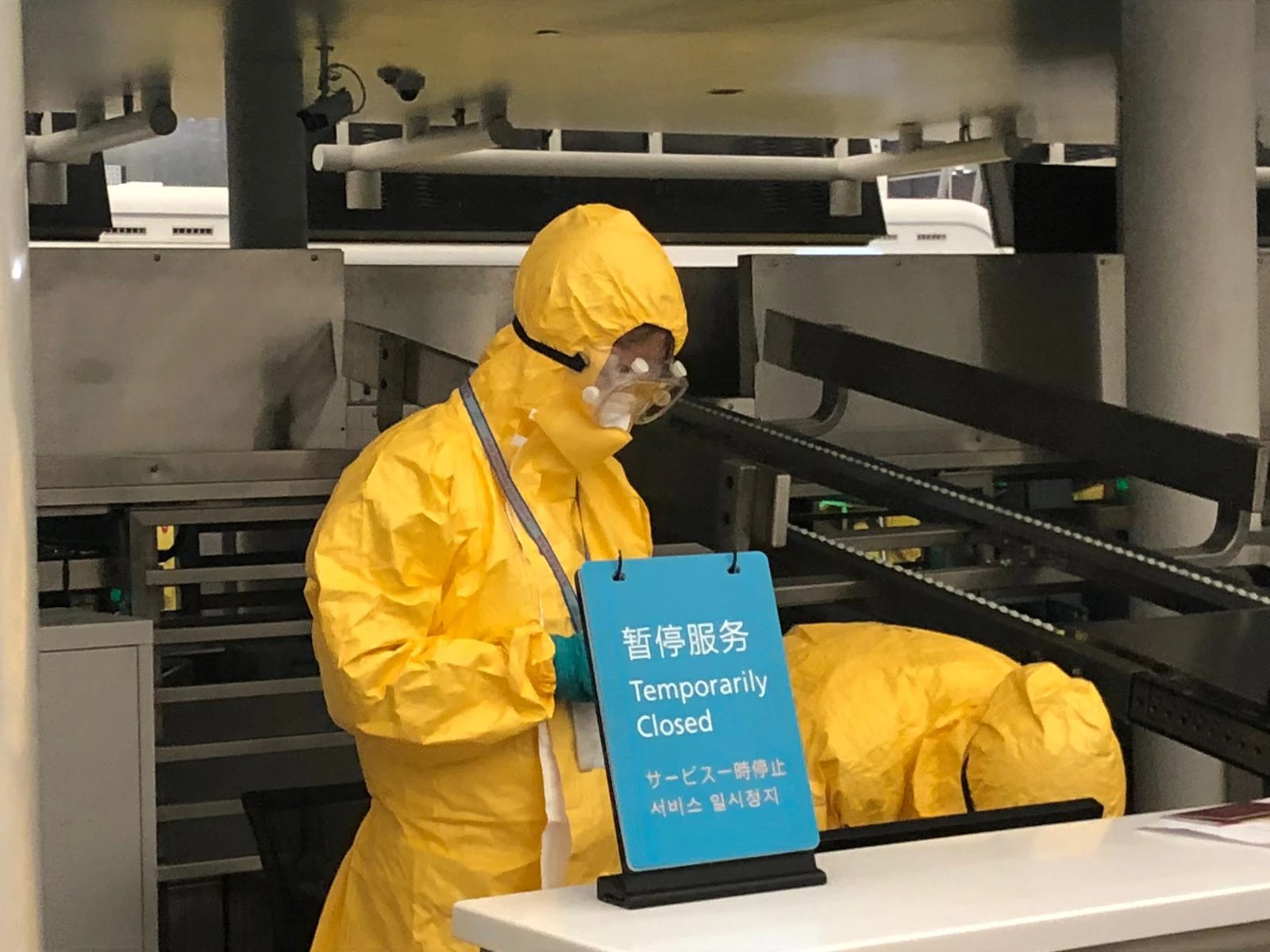 Coronavirus, caso diplomatico tra Cina e Italia: "Riapre il traffico aereo", "Non è vero"