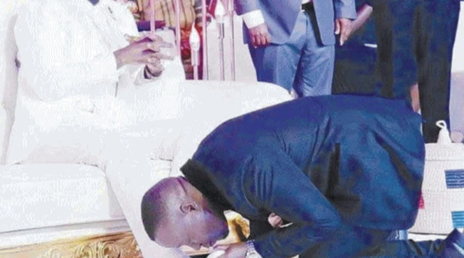 Elvis Mbonye, lo scandalo: come si è arricchito il "profeta" africano