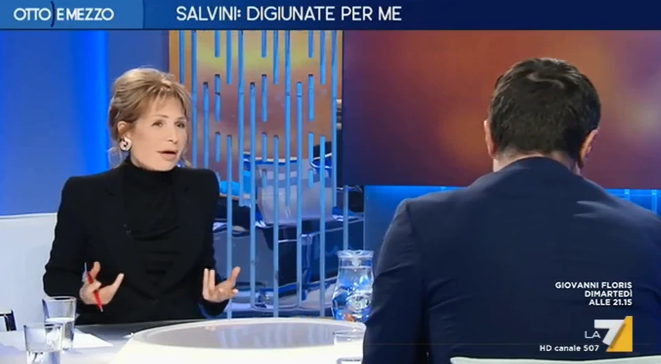 Lilli Gruber e Severgnini sbeffeggiano il leghista Nicola Molteni: "Ma lei digiuna tra un pasto e un altro?"