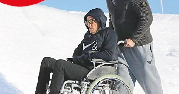 Lapo Elkann vende tutto e dà il ricavato in beneficenza: la svolta di vita è totale