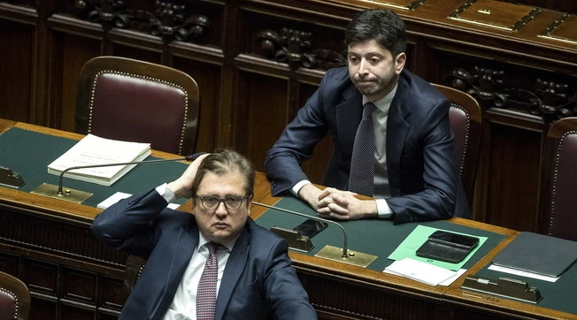 Roberto Speranza, i verbali segreti sul Covid: "Sileri, non portare sf***a" 