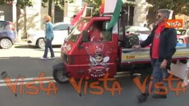 Primo Maggio, cartelli e striscioni al corteo della Cgil a Roma: "La guerra uccide, il lavoro pure"