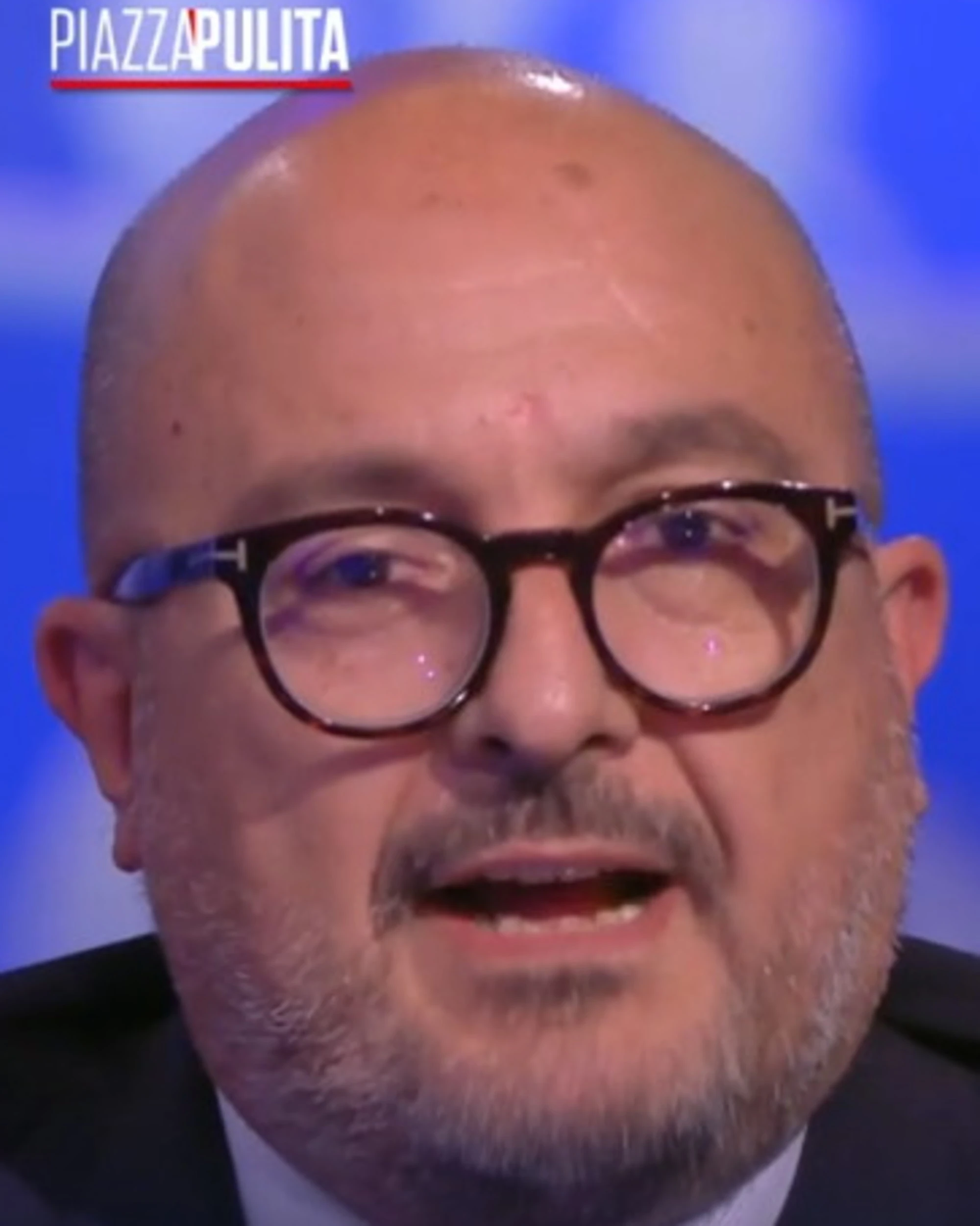 Gennaro Sangiuliano incalza Tomaso Montanari con una domanda: "Sei liberale?"