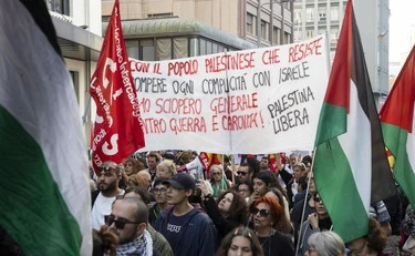 Bergamo, chi finanzia l'associazione amica del Pd: imbarazzo rosso