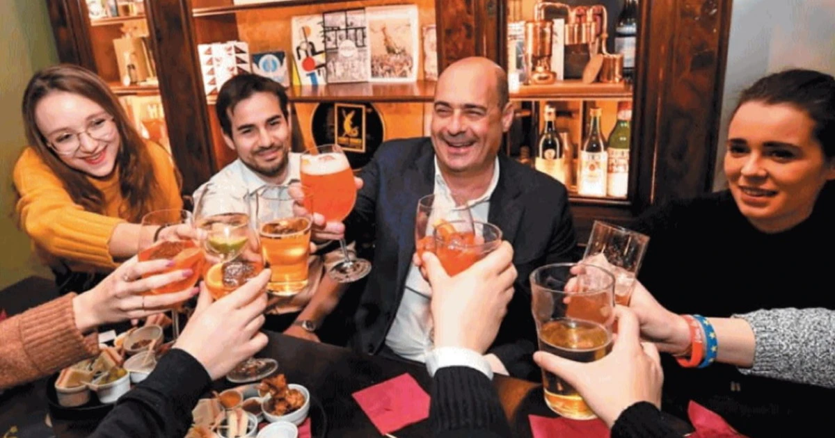 Coronavirus, lockdown, scuole chiuse e rinvio delle elezioni? La Festa dell'Unità del Pd si fa normalmente