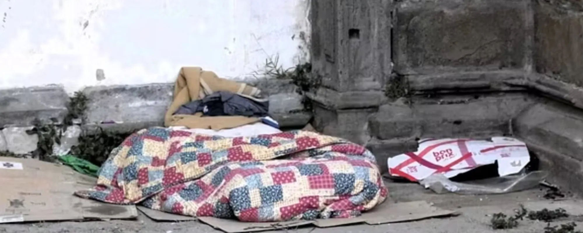 Atti osceni in pieno giorno sotto alla chiesa: degrado a Viterbo