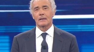 Massimo Giletti, la terrificante vignetta sul Fatto Quotidiano di Travaglio: schizzi di cacca e insulti