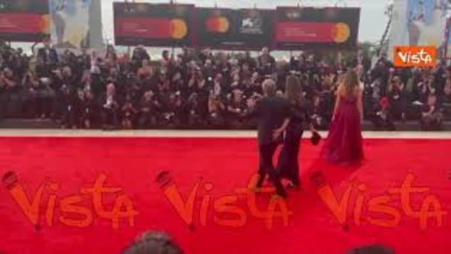 https://media.liberoquotidiano.it/M9hRT0EVyonpf6w4oW7S_GK8QfnKkDRaWd0c4nR63KI/width:800/quality:90/aW1hZ2VzLzIwMjUvMDgvMjgvMTAxNjIyODAxLWFjMjgwZTZjLTkxYjctNDRjZC05OTUxLWIyOTJjN2FiYjNjNC5qcGc.webp