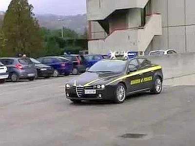 Evasione, niente scontrino per otto negozi su dieci a Napoli. Solo uno a Genova