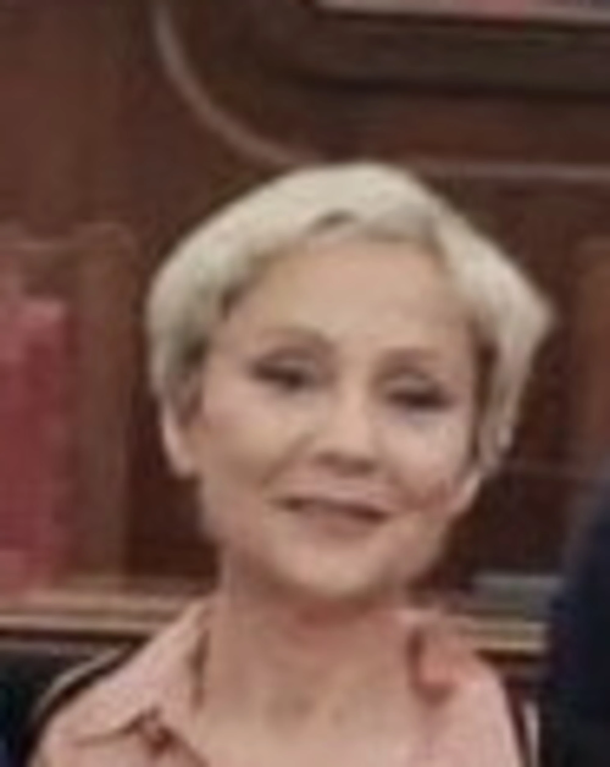 M5s, esplode lo scandalo: "Il marito nello staff"