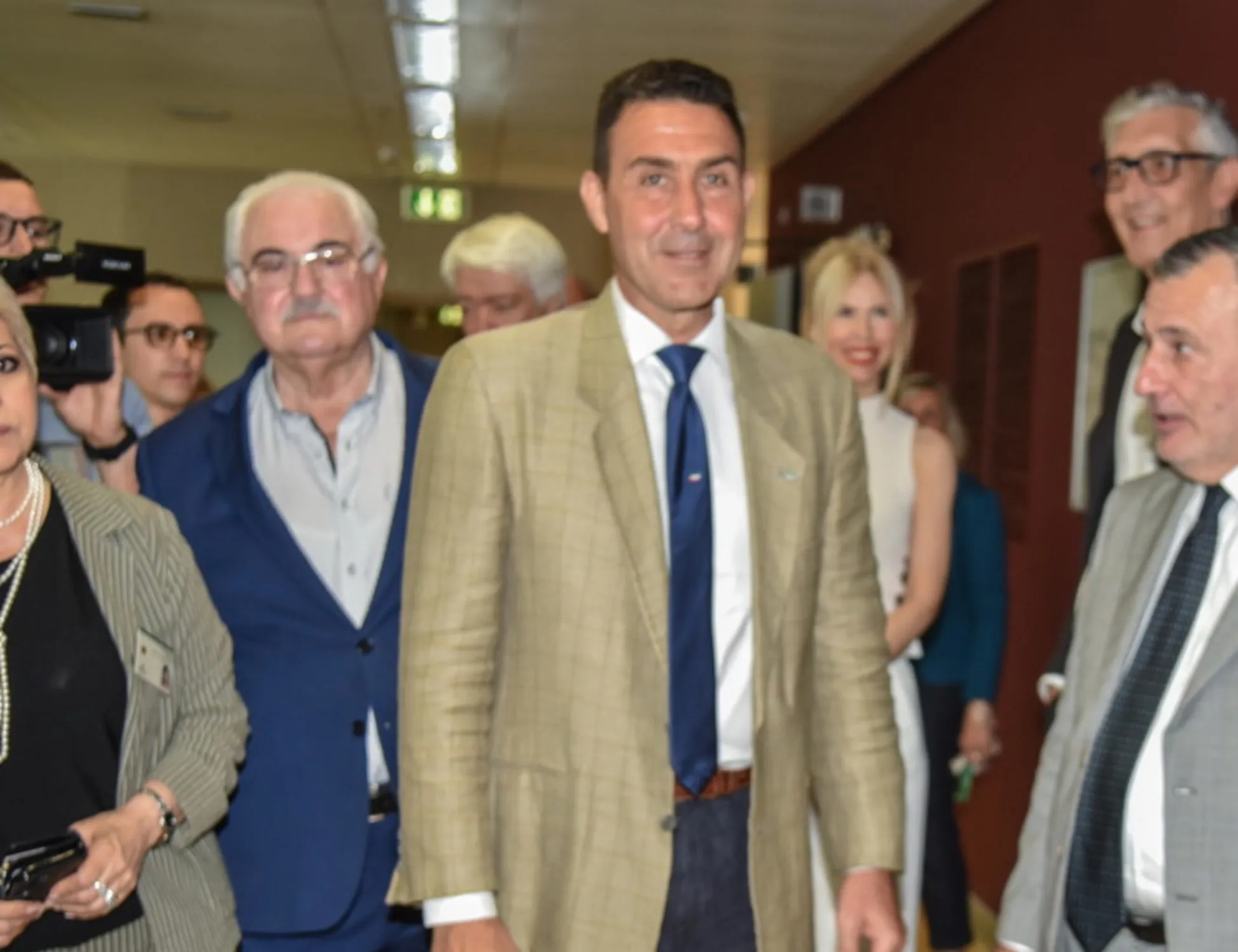 Leggi l'articolo: Vannacci tradito dal 52% delle sue truppe: cosa dicono le cifre
