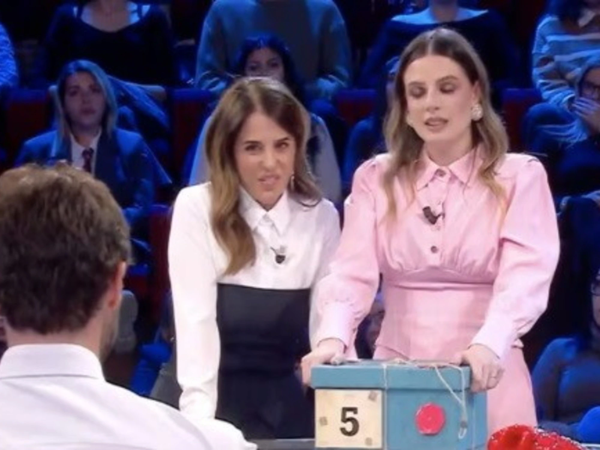 Affari Tuoi, il fragoroso "suicidio" di Giorgia: "Ci siamo...", finisce in disgrazia