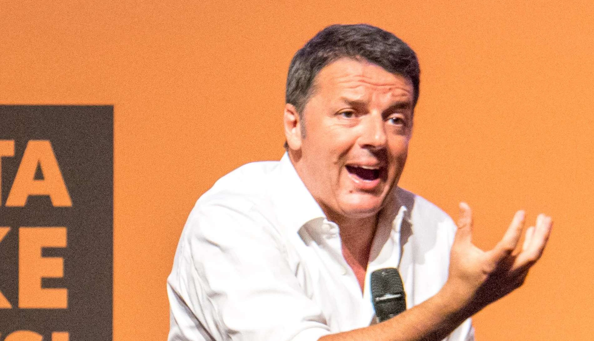 Matteo Renzi, contatti col M5s: governo per evitare il voto e tagliare i parlamentari
