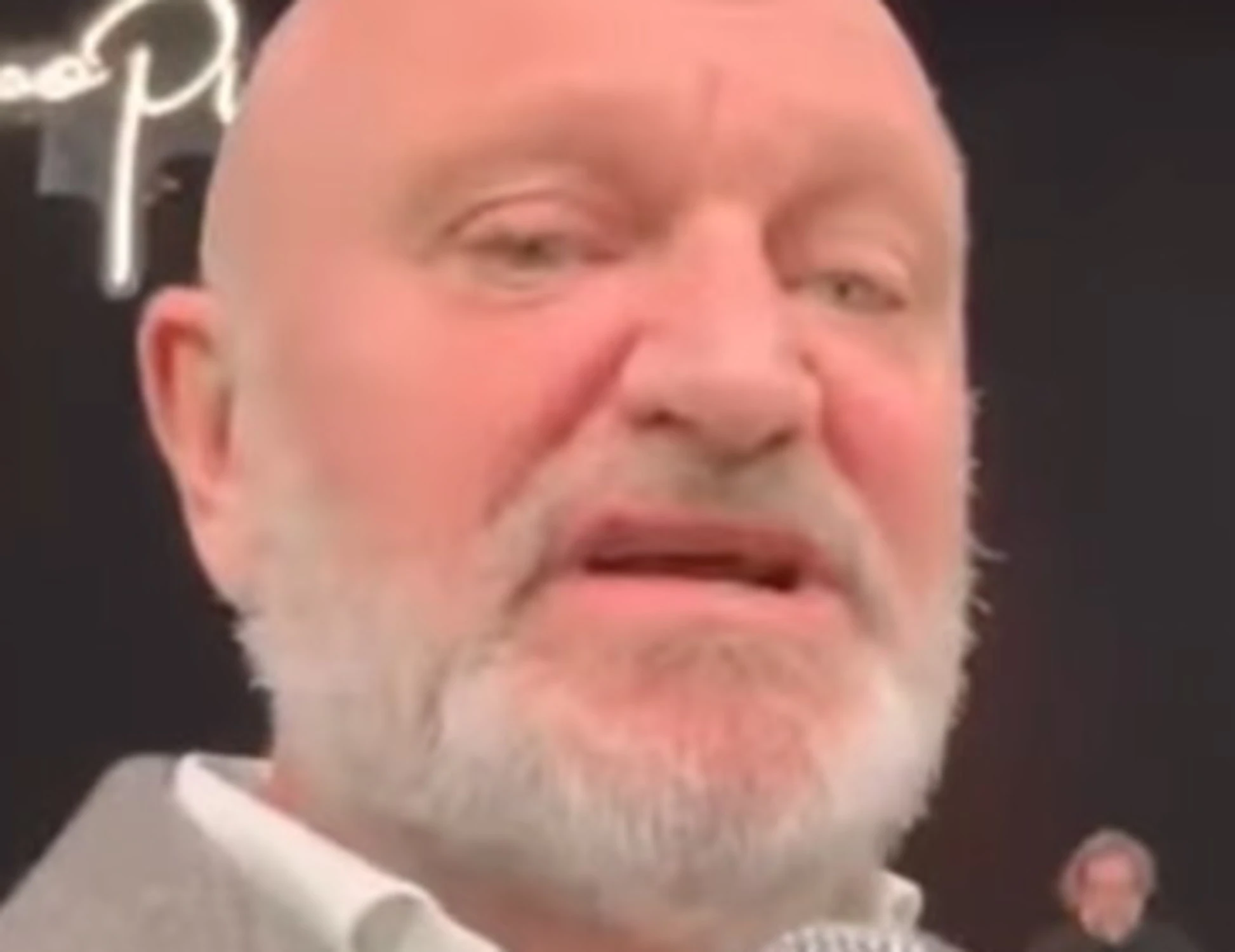 Andrea Pucci rinuncia a Sanremo, lezione morale alla sinistra: "Il termine fascista"