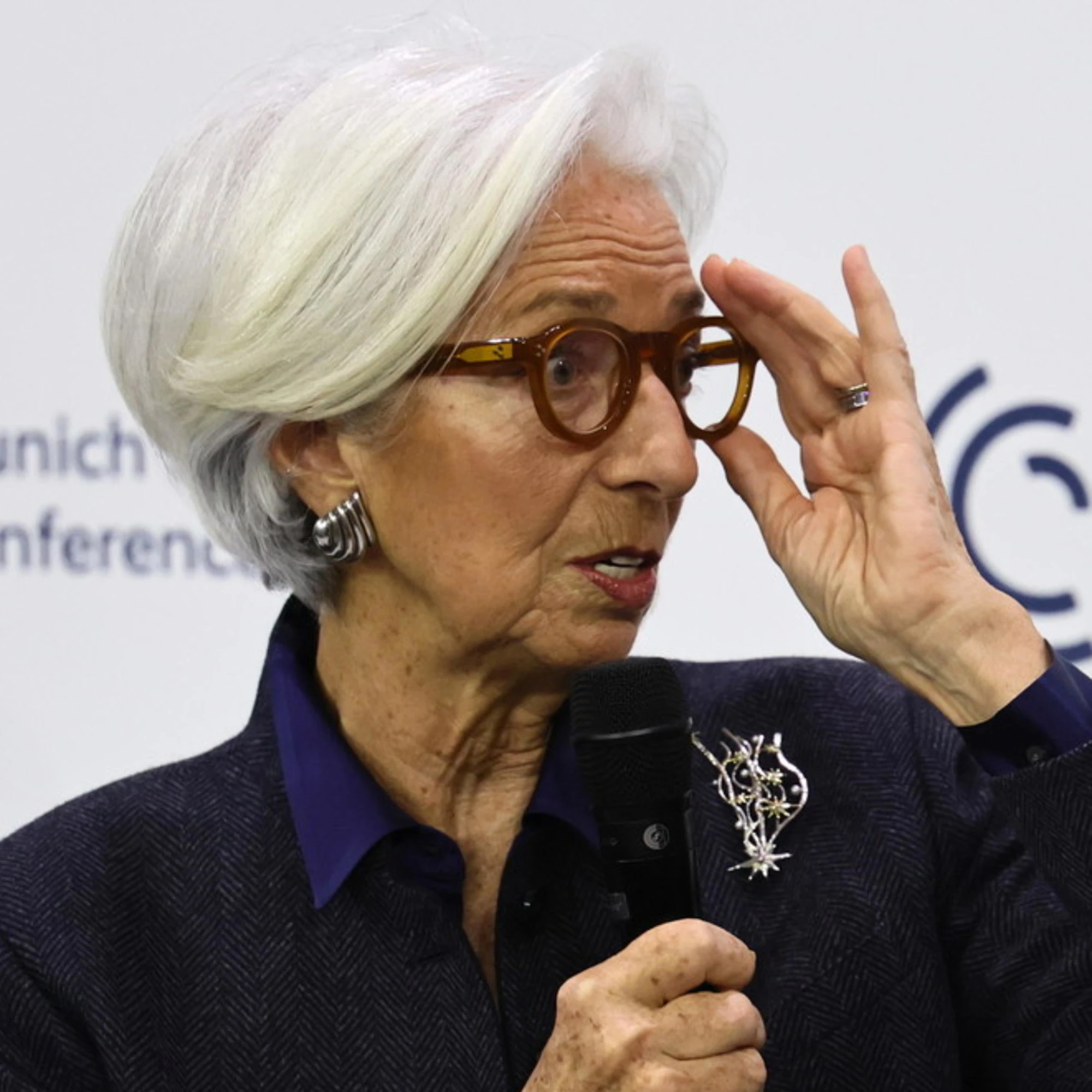 Liberarsi dal dollaro: l'ultima utopia rossa