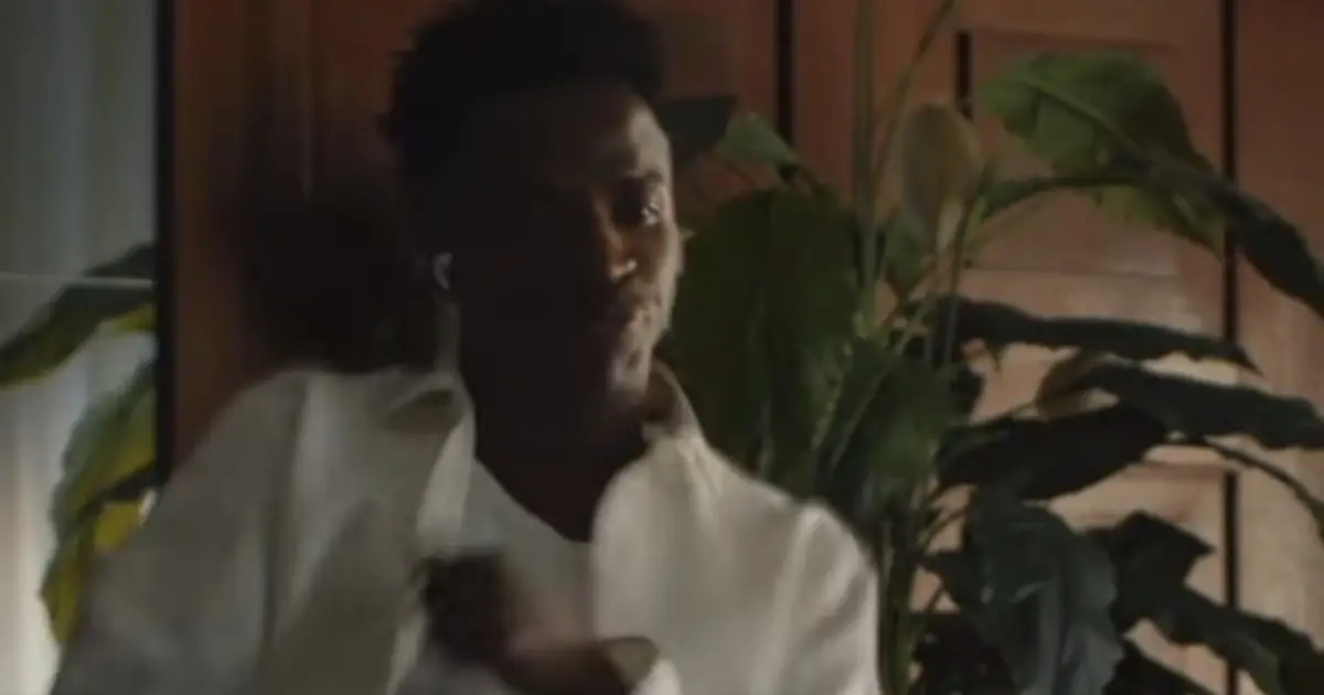 Vinicius, festa proibita e corna vip: chi c'era tra gli invitati