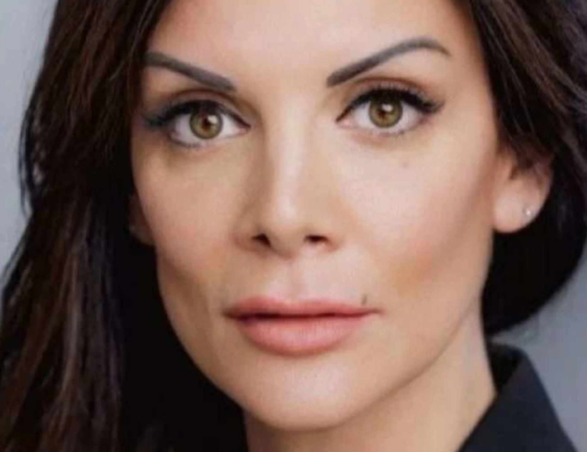 Crans-Montana, il video-choc: Jessica Moretti in fuga con la cassa