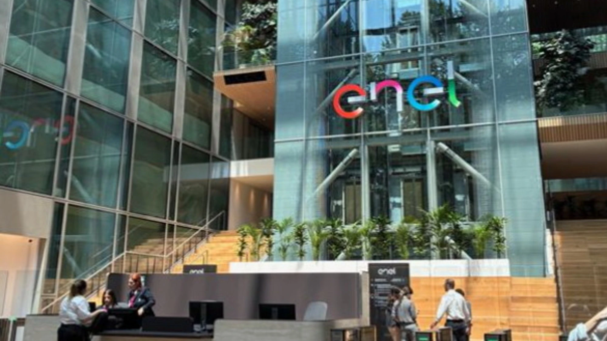 Dalla crescita sostenibile alla solidità finanziaria, per Enel il 2025 è stato l’anno della fiducia da parte degli investitori