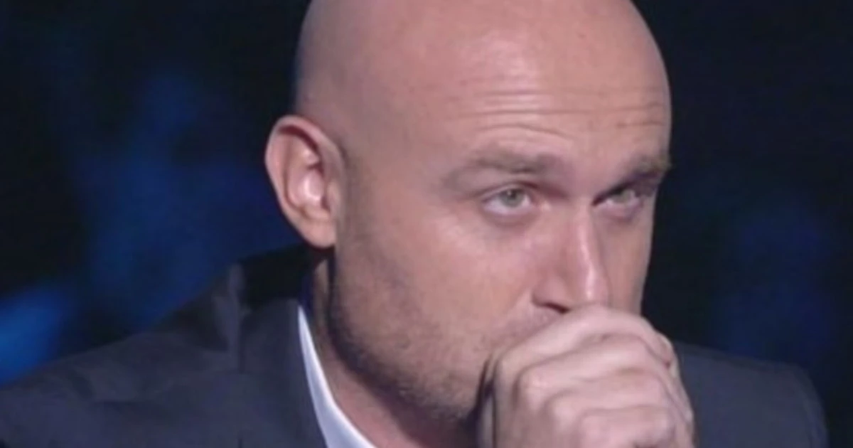 Amici, appostamenti sotto casa di Rudy Zerbi: "La situazione ora è preoccupante". Ore di angoscia, cosa rischia