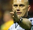 L'arbitro Henning fischiato