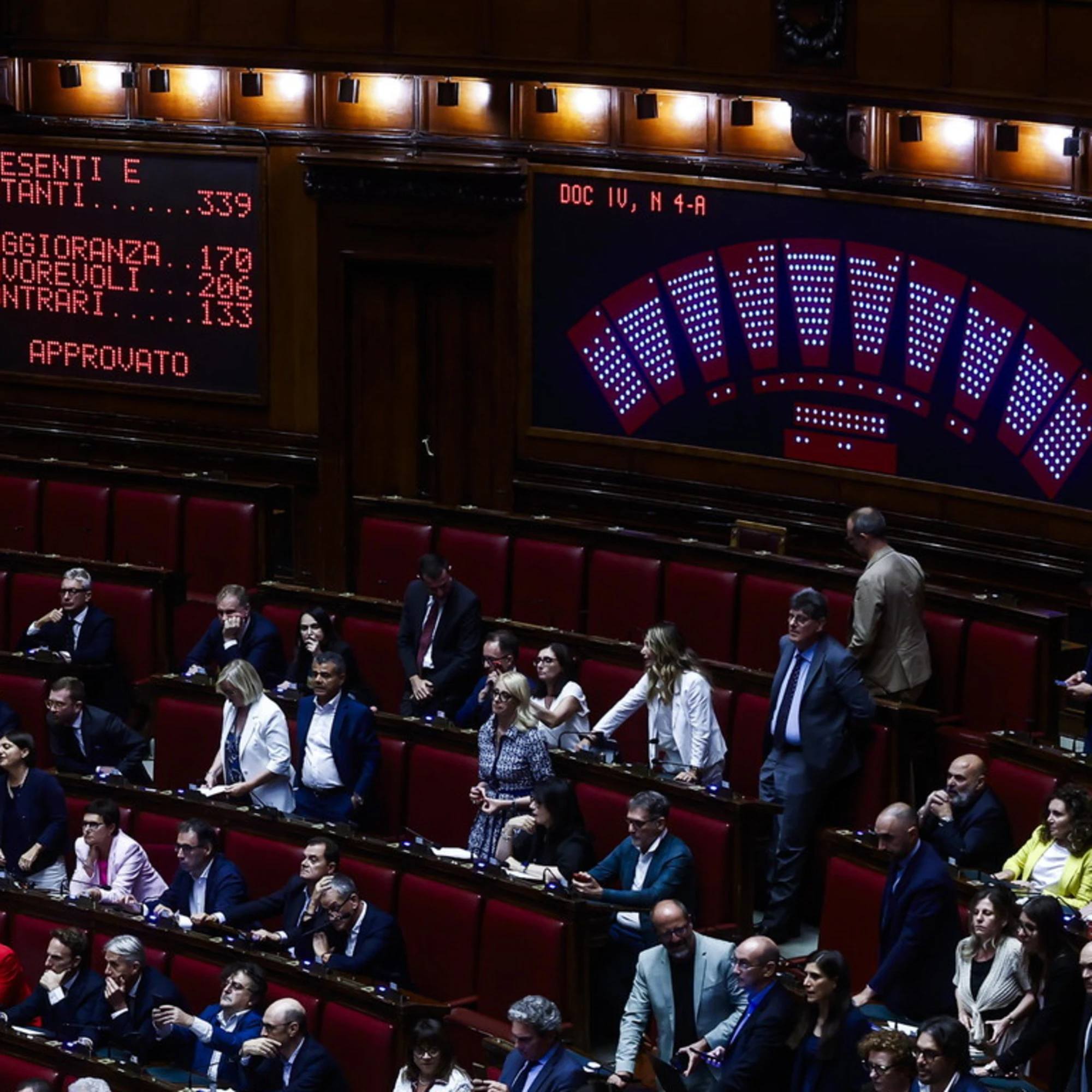 Stop al patentino antifascista per parlare alla Camera