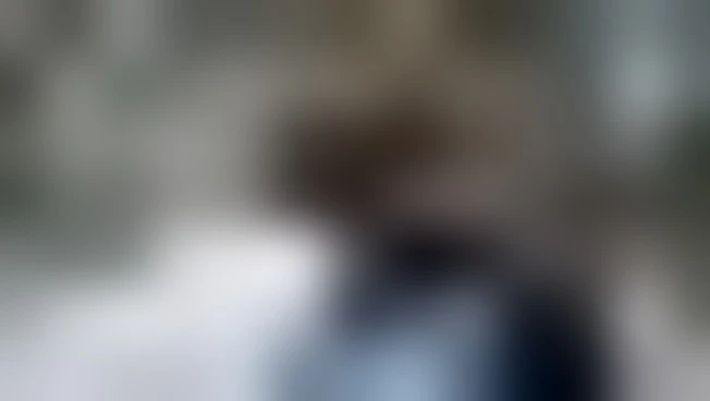 Principe Harry con visore 3D visita sito sminamento vicino a Bucha