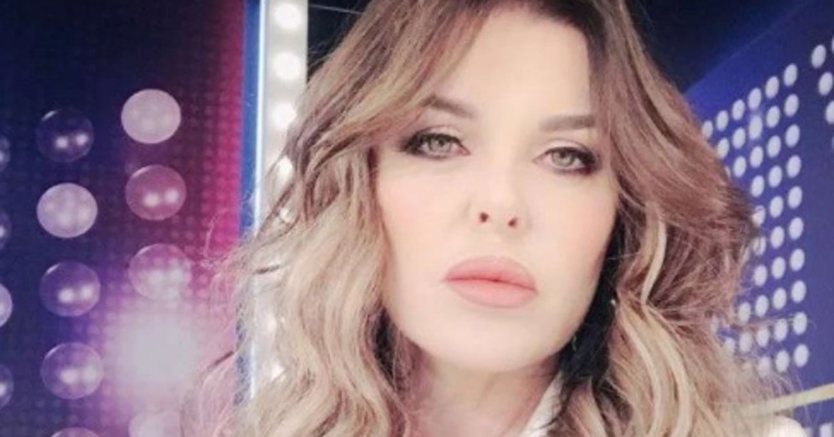 Alba Parietti, "ho tre ville da mantenere". La conduttrice attaccata per una battuta: contro di lei la vergogna dei leoni da tastiera 