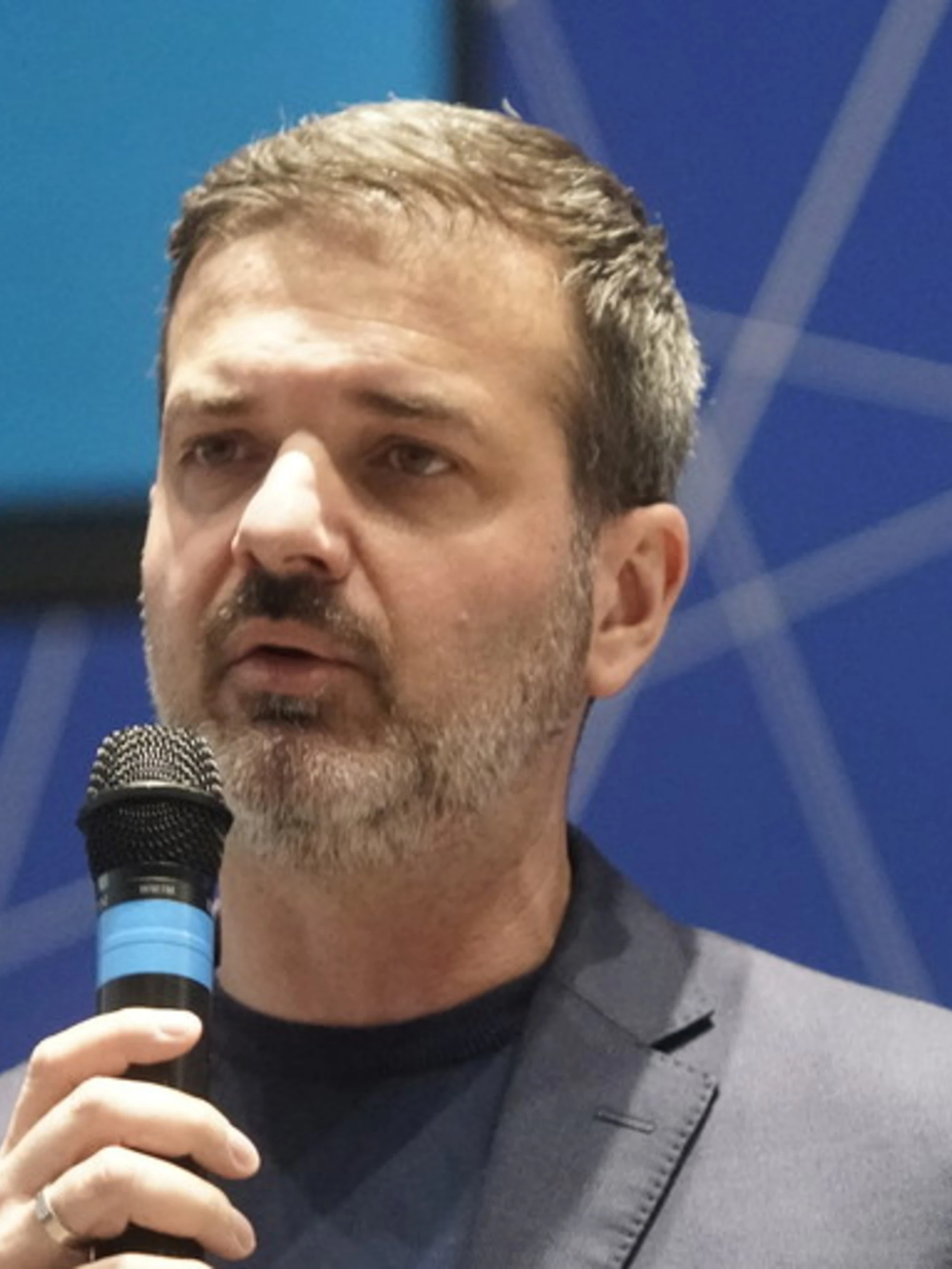 Andrea Stramaccioni, gesto eroico: salva due ragazze che stavano affogando