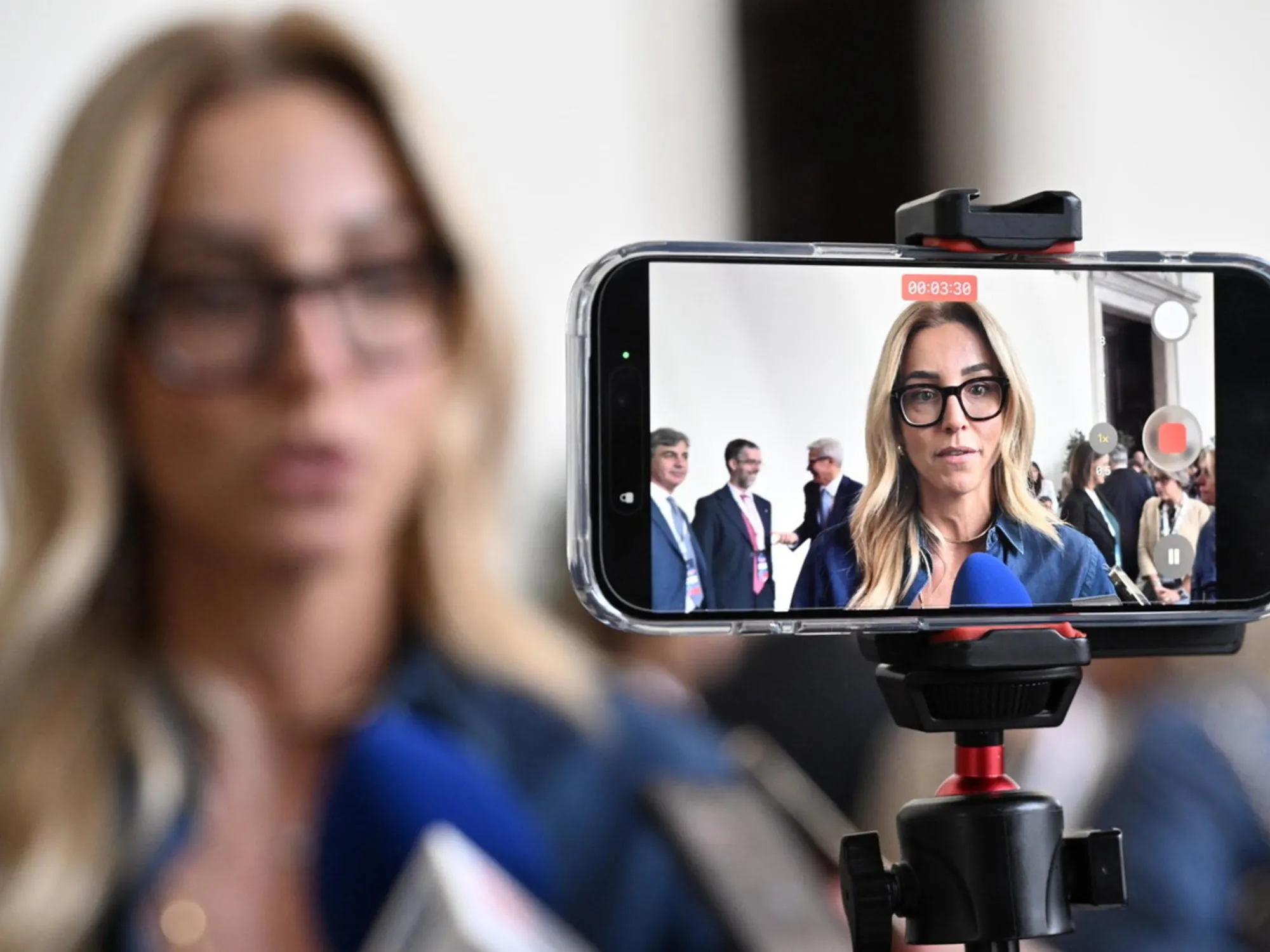 Leggi l'articolo: "Silvia Salis paghi i danni": chi la attacca, una nuova slavina politica e giudiziaria a Genova