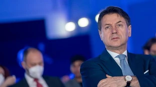 Giuseppe Conte, "nuova sigla all'opposizione": pronto a mollare Letta e Di Maio? Gira un sondaggio...