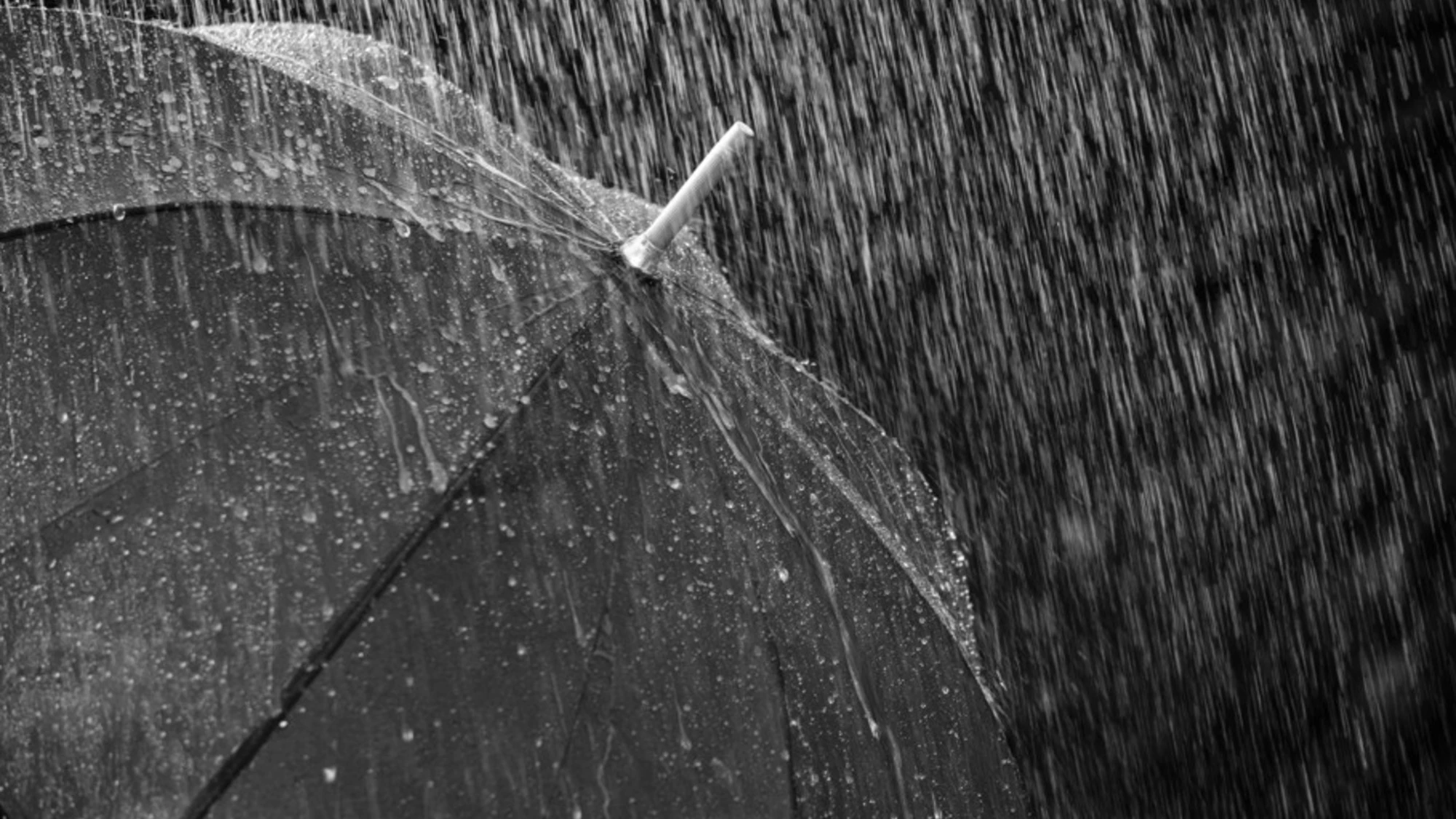 Meteo, grandinate e fenomeni estremi: dove l'allerta è massima