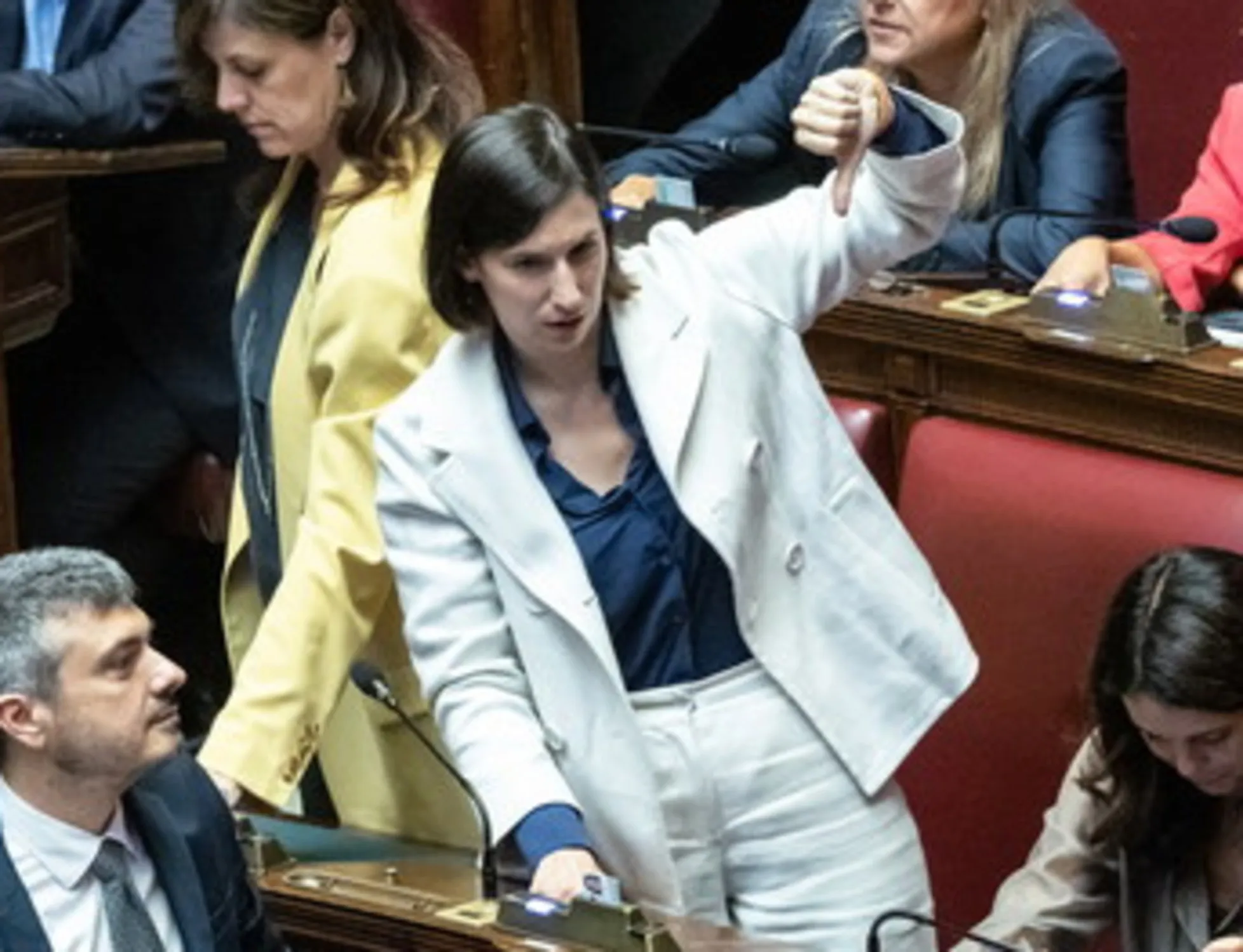 Leggi l'articolo: Pd, la rivolta interna: "Stiamo con Conte". Cara Elly, è finita?