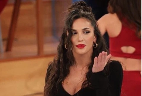 Amici, Elena D'Amario lascia la De Filippi? Panico tra i fan, ecco la risposta della ballerina
