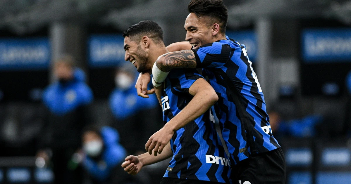 Serie A, l'Inter vola e con il Sassuolo chiude in un 2 a 1: scudetto blindato