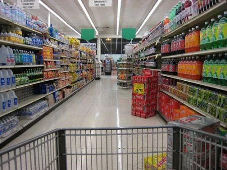 Consumi, mai così giù dal 1946L'Istat lancia l'allarme retribuzioni