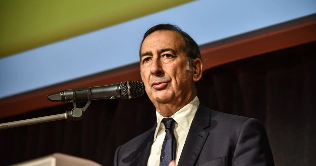 Beppe Sala, altro che Milano da bere: il sindaco spegne la luce