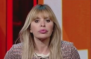 Dritto e Rovescio, Alessandra Mussolini disintegra il ragazzino di sinistra: "Ma vattene affan..."