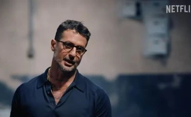 Fabrizio Corona, rimossi profili social e video di "Falsissimo": la mossa di Mediaset