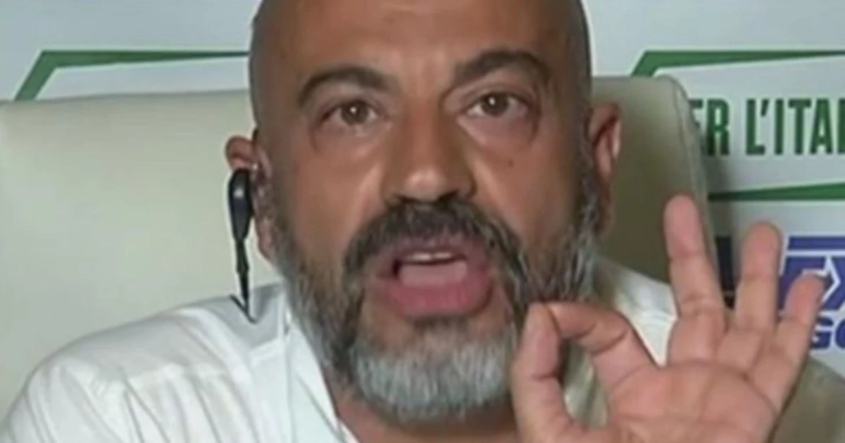 Gianluigi Paragone insulta tutti: "Invertebrati, debosciati, incapaci"