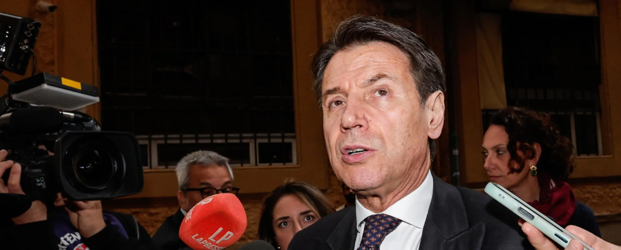 Leggi l'articolo: Quegli inspiegabili 435mila euro al legale ex socio di Giuseppe Conte