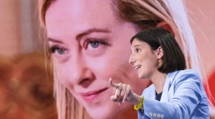 Elly Schlein, l'attacco alla Meloni: "Dove non c'è più democrazia"