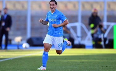 Napoli, vittoria di corto muso sul Lecce: scudetto sempre più vicino