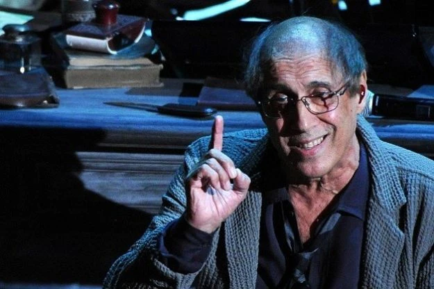 Adrian, Aldo Grasso massacra Celentano: "Mitomania, almeno salvi le apparenze"