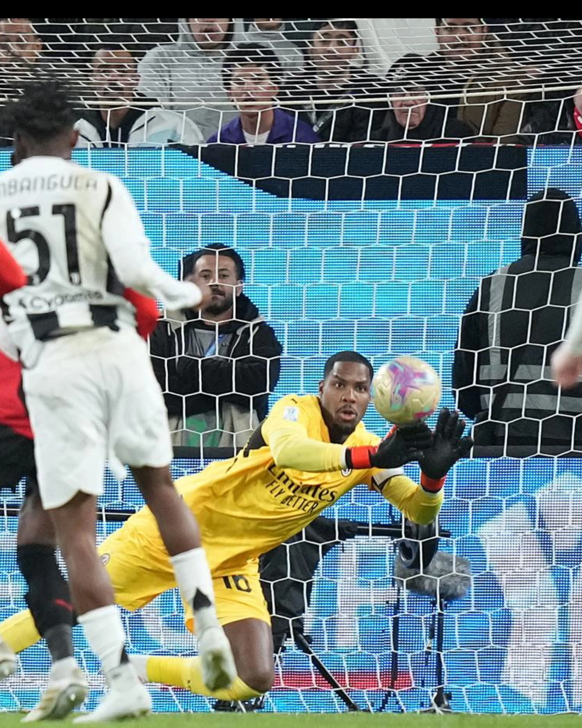Mike Maignan alla Juve? Le indiscrezioni-choc spaventano il Milan