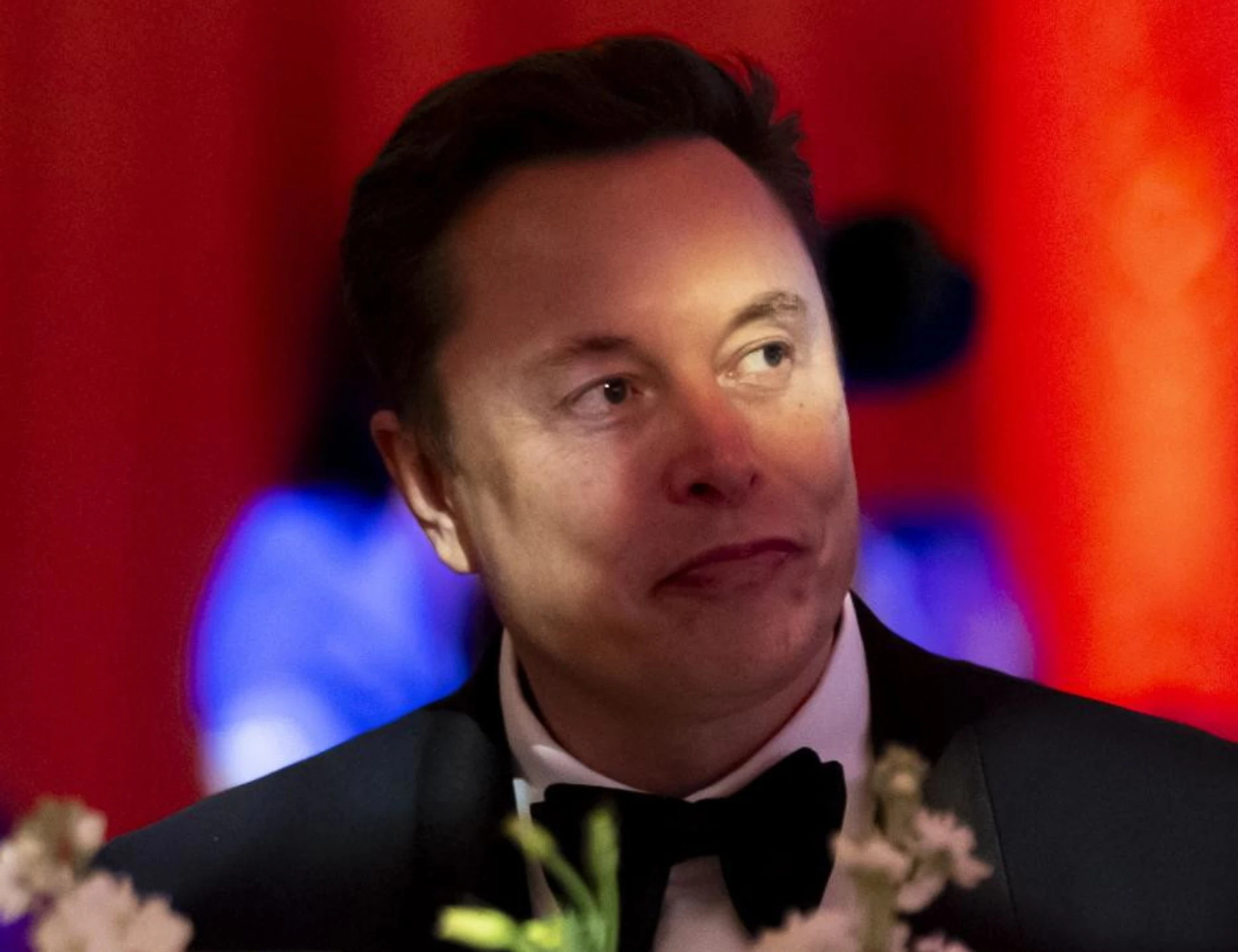 Elon Musk, "è necessario": quanti soldi gli dà Tesla, da capogiro