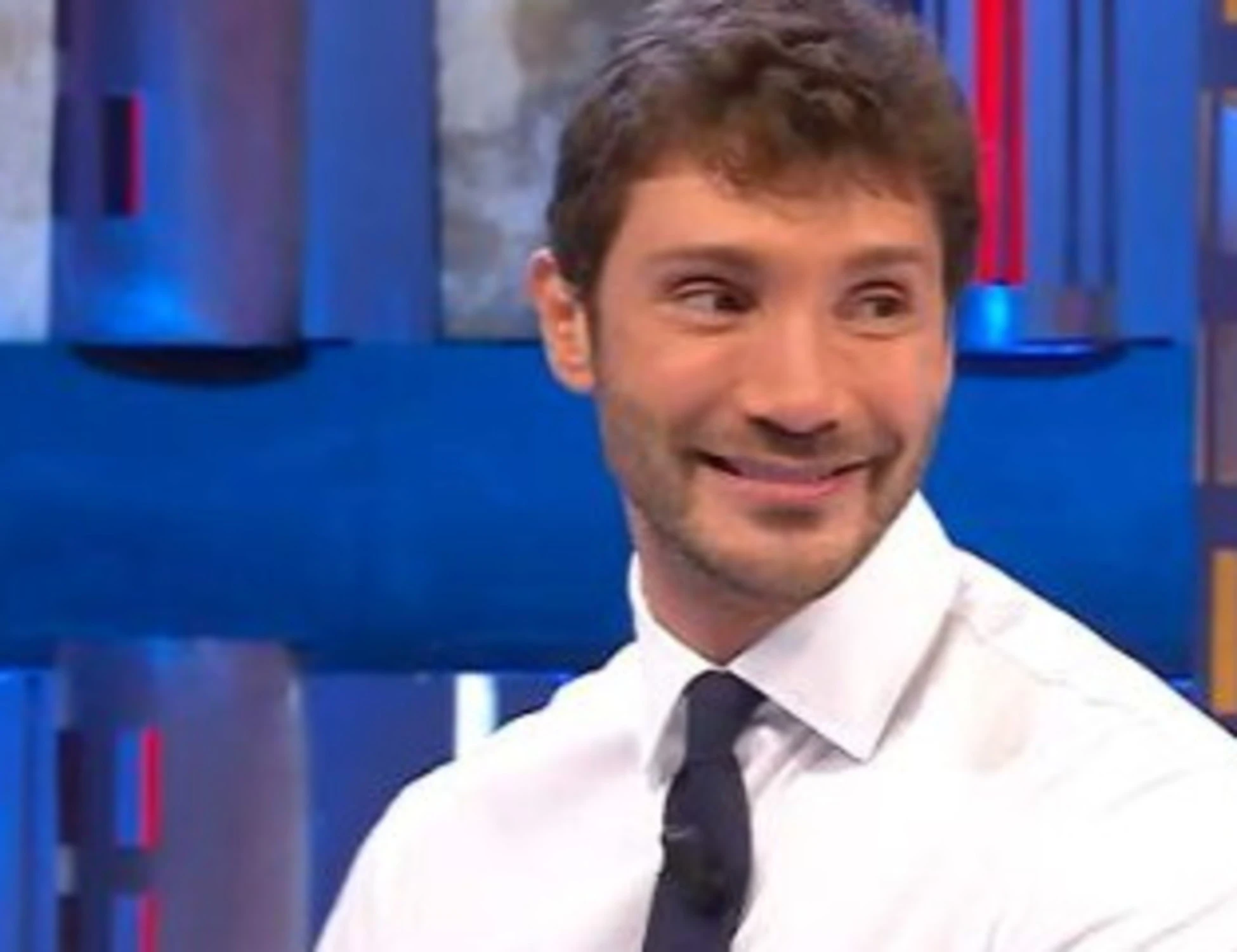 Stefano De Martino, "mi sono imbarazzato": una proposta sconvolgente