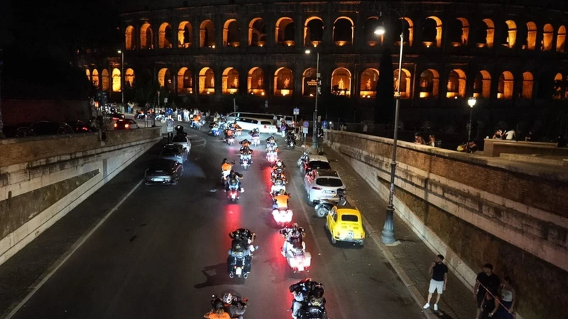 Grande successo per la XIII Rvn della Capitale: oltre mille motociclisti a Roma