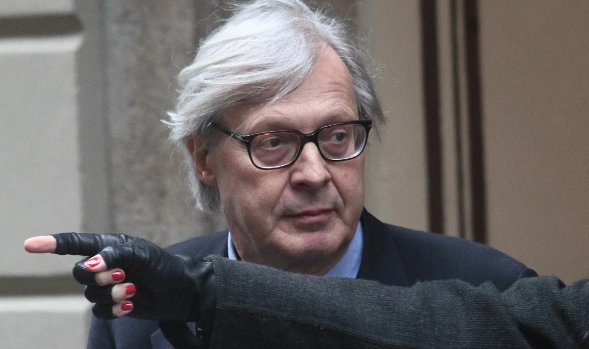 Vittorio Sgarbi massacra Silvio Berlusconi: "Di Maio ti ha umiliato. Addio Forza Italia, vado al gruppo Misto"