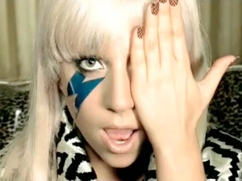 Islamici contro Lady Gaga: va' all'inferno